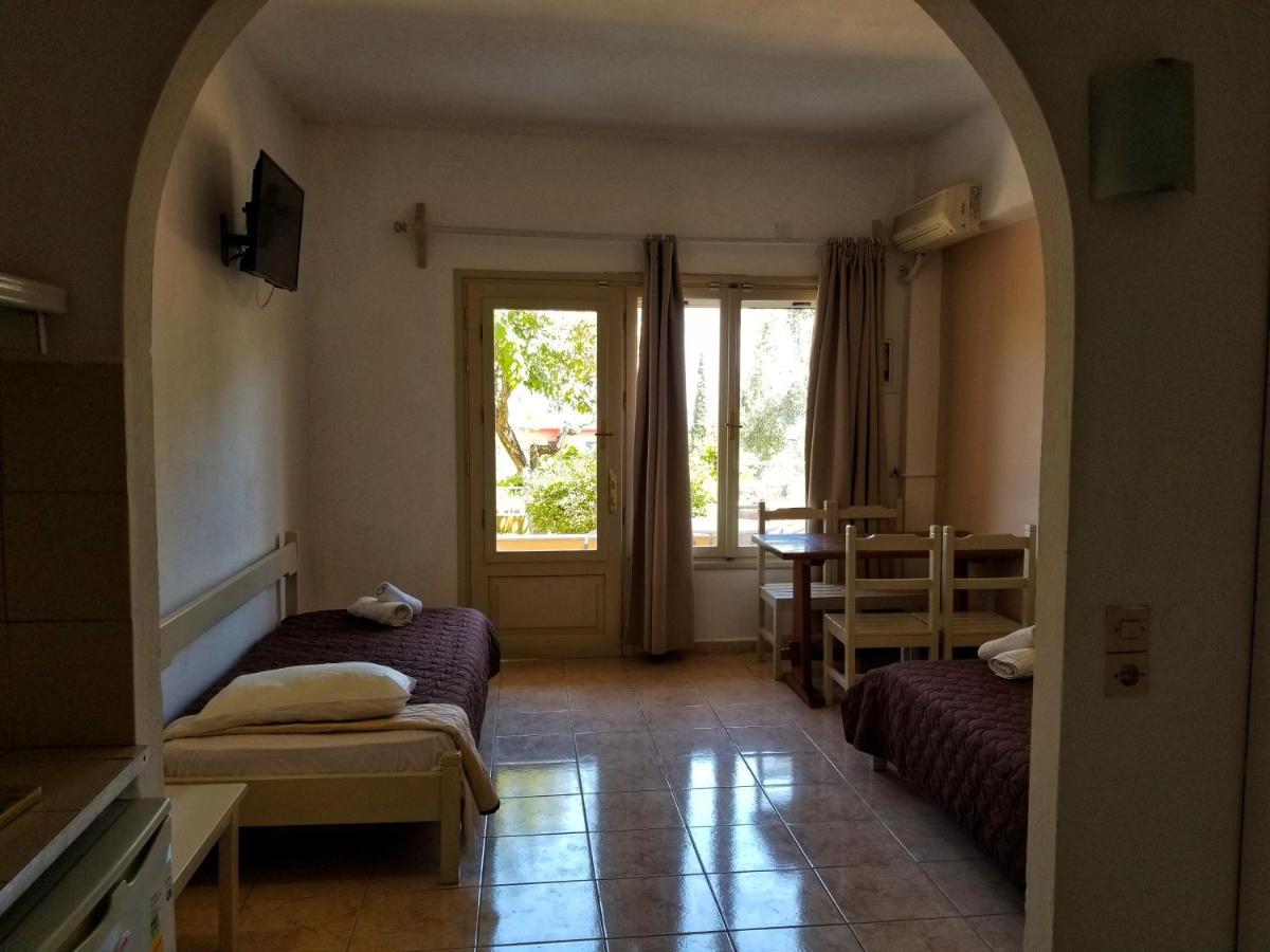 Mirabello Hotel Apartments Dassia  Dış mekan fotoğraf