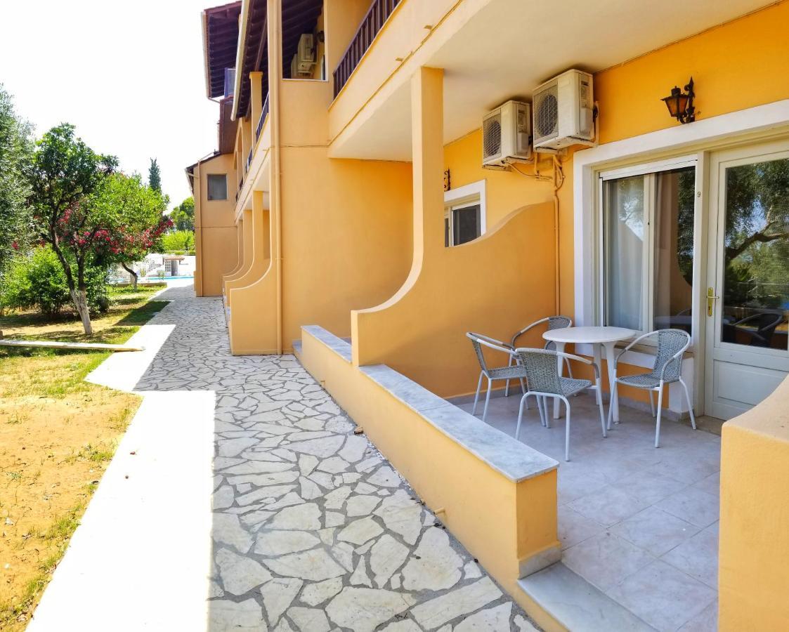 Mirabello Hotel Apartments Dassia  Dış mekan fotoğraf