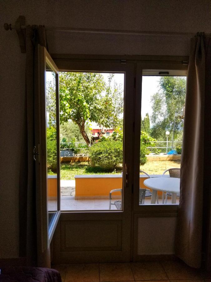 Mirabello Hotel Apartments Dassia  Dış mekan fotoğraf