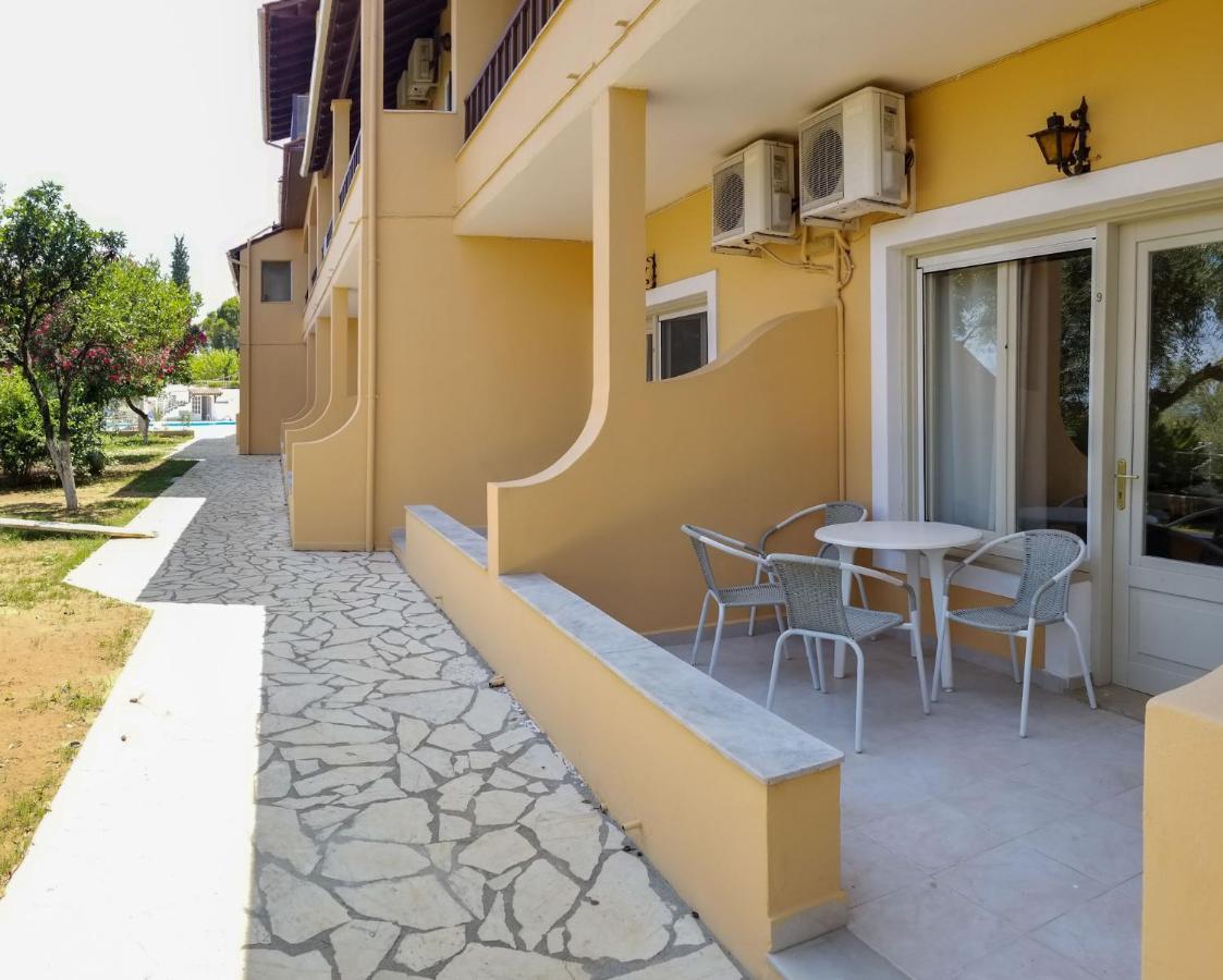 Mirabello Hotel Apartments Dassia  Dış mekan fotoğraf