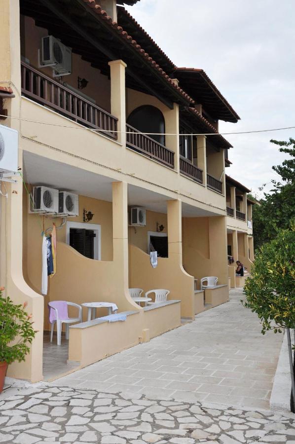 Mirabello Hotel Apartments Dassia  Dış mekan fotoğraf
